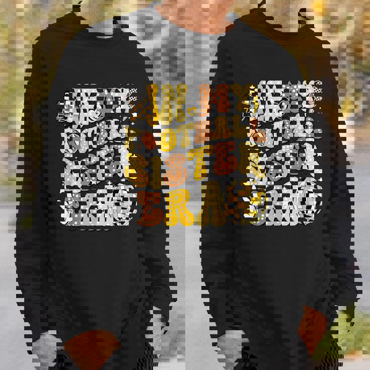 In My Footballister Era アメリカンフットボールヘルメットゲームデー スウェットシャツ 彼への贈り物