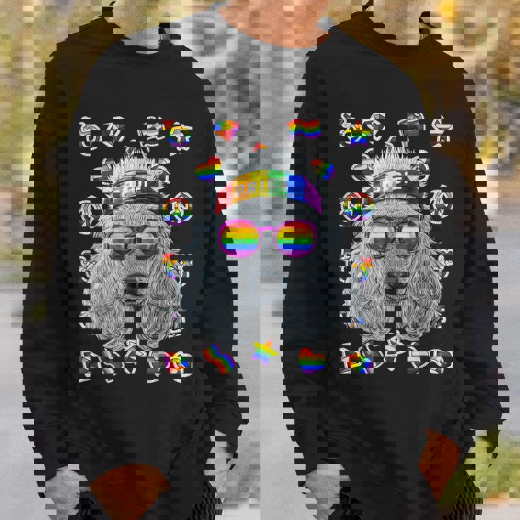 Lgbt プードル ゲイプライド 月 犬 レインボー レズビアン スウェットシャツ 彼への贈り物