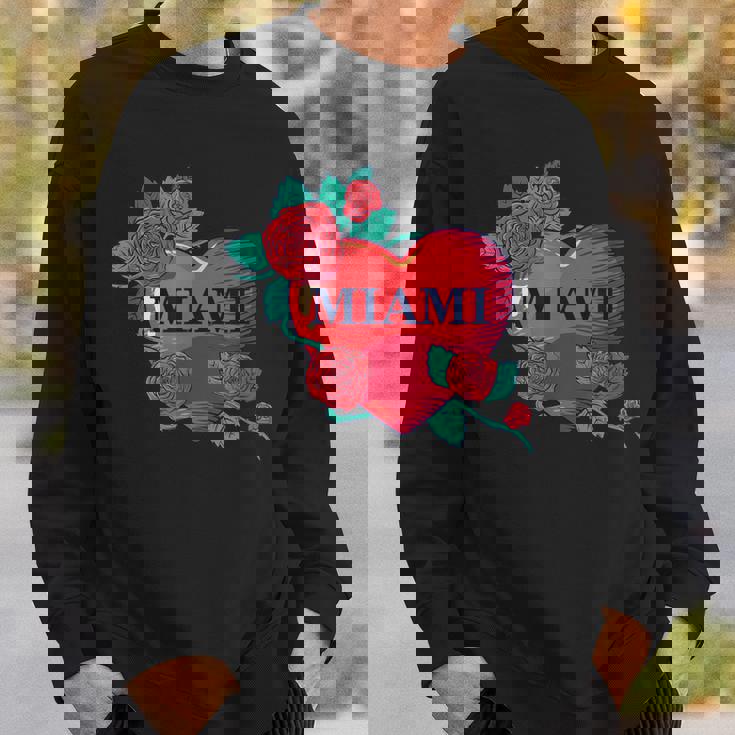 I Love Miami Miami Love Heart & Roses Illustration Graphic スウェットシャツ 彼への贈り物