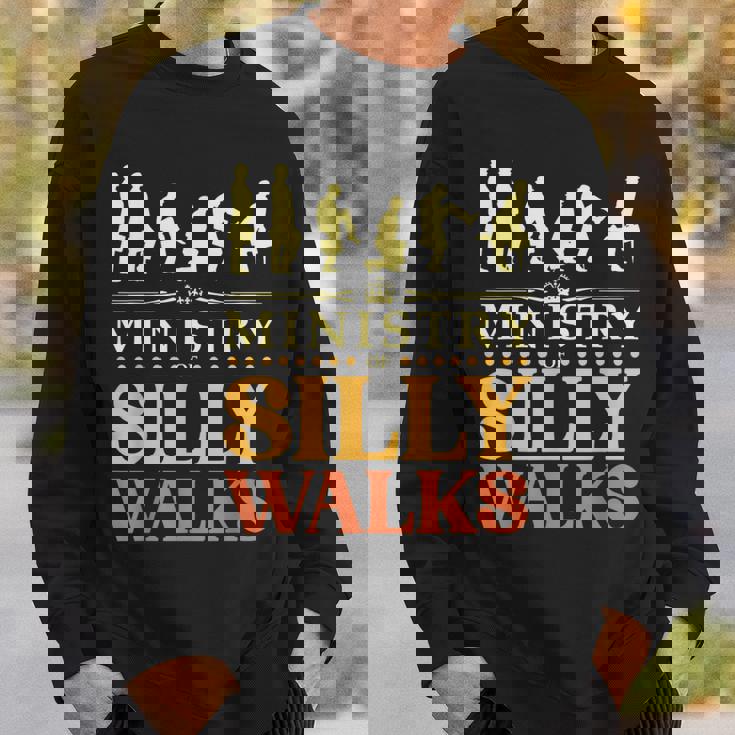 Ministry Ofilly Walks おもしろコメディ スウェットシャツ 彼への贈り物