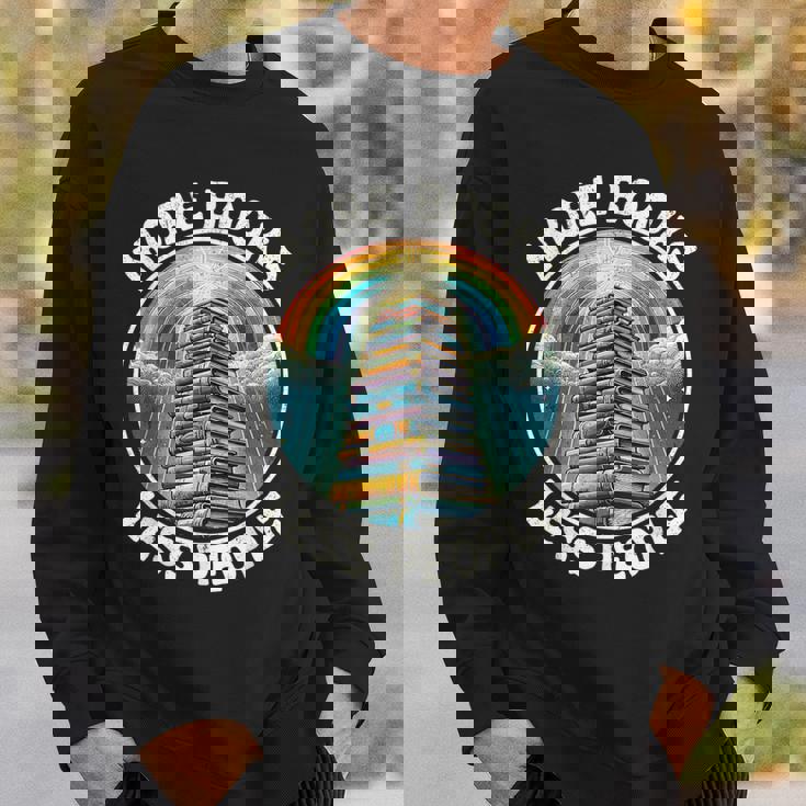 More Books Less People Book Lover Bookworm リーディングブック スウェットシャツ 彼への贈り物