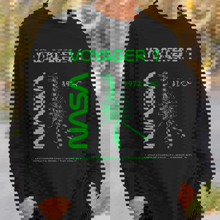 Nasa ボイジャー1号宇宙船は1977年9月5日に打ち上げられました。 スウェットシャツ 彼への贈り物