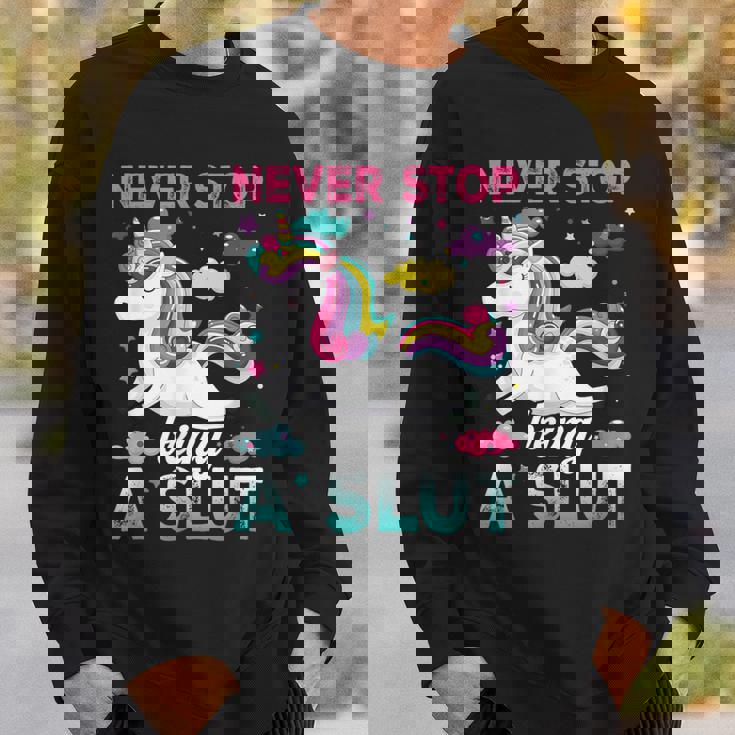 Nevertop Being Alut ユニコーン 面白い 大人 ユーモア 格言 スウェットシャツ 彼への贈り物