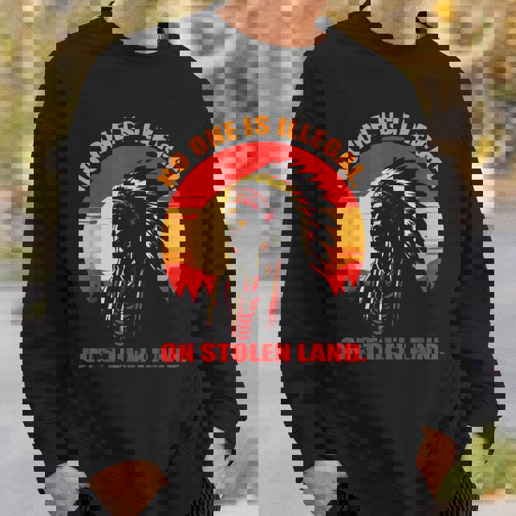 No One Is Illega、Ontolen Land、 スウェットシャツ 彼への贈り物