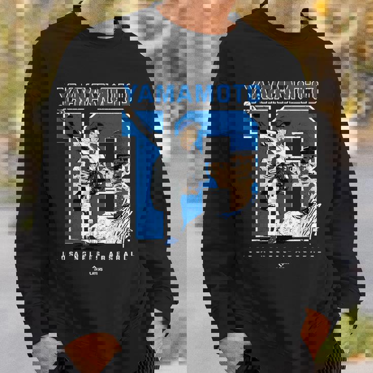 Number And Portrait Yoshinobu Yamamoto Los Angeles Mlbpa スウェットシャツ 彼への贈り物