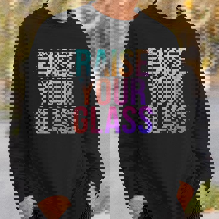 Raise Your Glass Pink Cheers Party スウェットシャツ 彼への贈り物