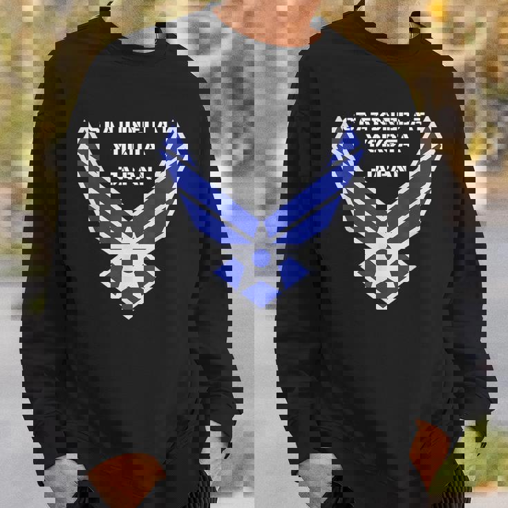 Stationed At Yokota Japan 日本 キャンプ 横田 よこた での任務のツアー スウェットシャツ 彼への贈り物