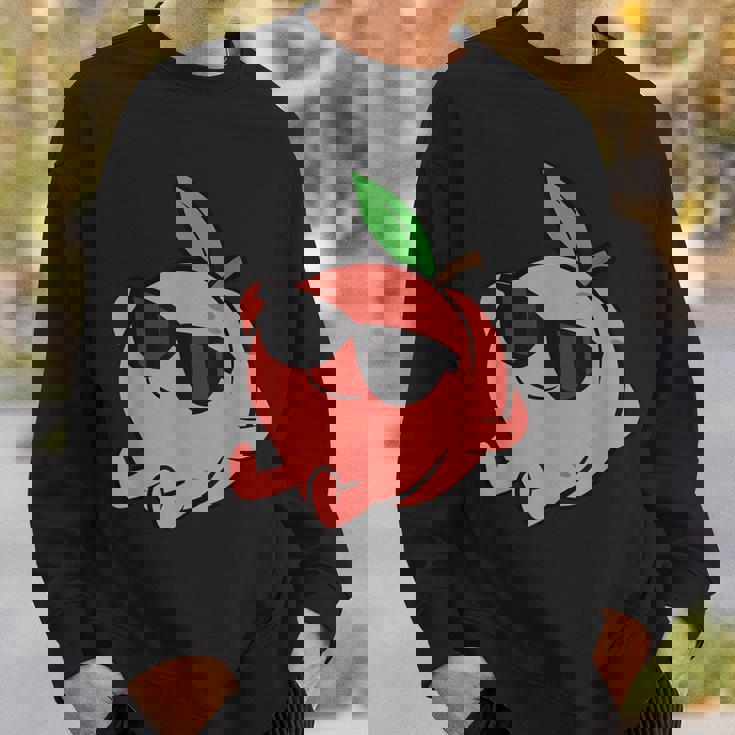 かわいい 桃 フルーツ リラックス のんびりピーチ スウェットシャツ 彼への贈り物