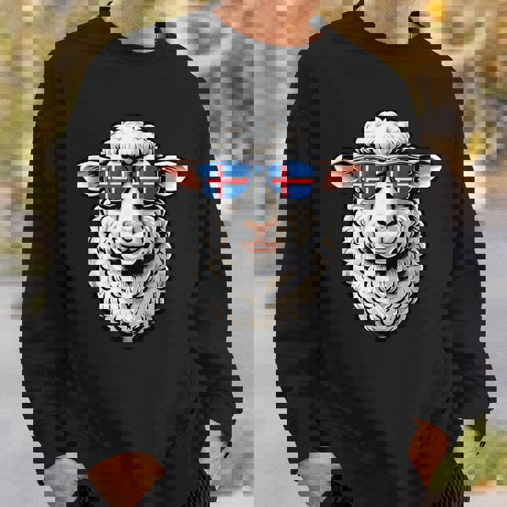 アイスランド土産 アイスランド製品 ハイキング おもしろ羊 スウェットシャツ 彼への贈り物