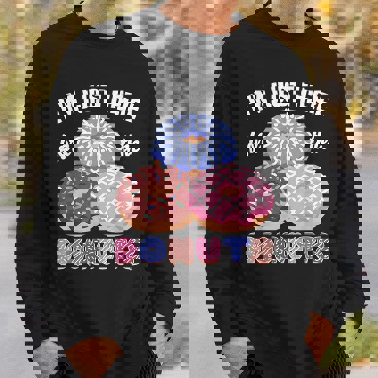 アイム・ジャスト・ヒア・フォー・ザ・ドーナツ・ファニー・ドーナツ・ラヴァー・ドーナツ スウェットシャツ 彼への贈り物