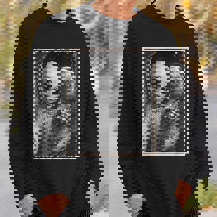 アライグマとエイリアンセルフィー、Ufo&地球写真、面白いエイリアン スウェットシャツ 彼への贈り物