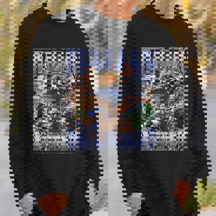 イタリア Brainrot 面白い トラララ クロコディロ ミーム ジョーク ブーツレッグ スウェットシャツ 彼への贈り物