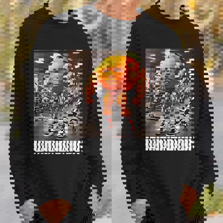 ウディンドゥン-イタリアンブレインロットミーム スウェットシャツ 彼への贈り物