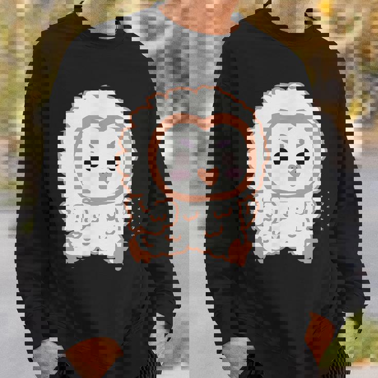 エッホエッホ 一生懸命に走るフクロウの赤ちゃん イラスト スウェットシャツ 彼への贈り物