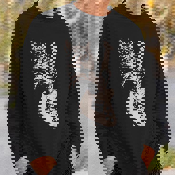 エレキギターを弾く猫 面白い猫ロッカー ロックショーで スウェットシャツ 彼への贈り物