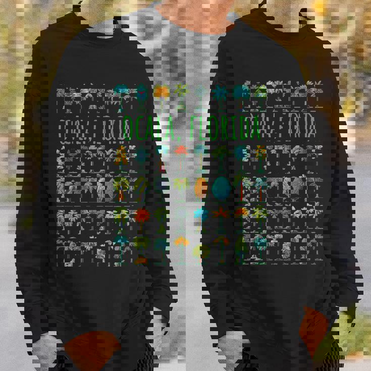 オカラフロリダ、アメリカ、ヤシの木のデザイン。 スウェットシャツ 彼への贈り物