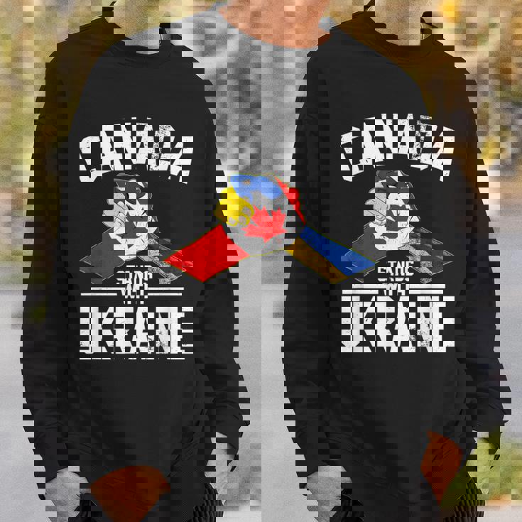 カナダはウクライナのウクライナのカナダの旗のtシャツで立ちます スウェットシャツ 彼への贈り物