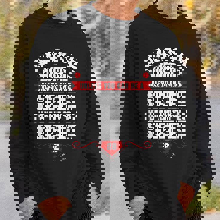 カート・スズキ Always Be Yourself Gameday スウェットシャツ 彼への贈り物