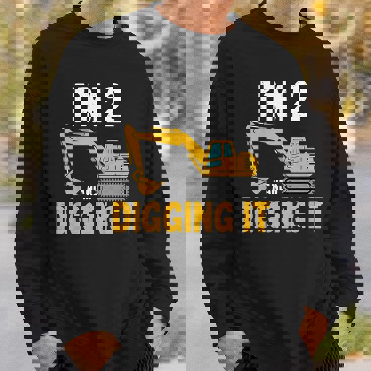 キッズ I'm 2 And Digging It 男の子向けのかわいいショベルデザイン スウェットシャツ 彼への贈り物