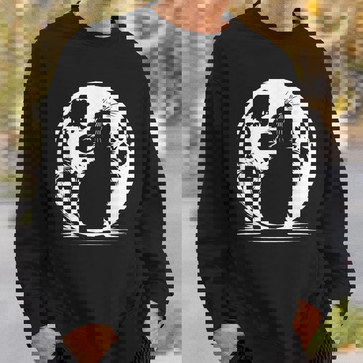 キュートで面白いチンチラが月に吠える スウェットシャツ 彼への贈り物