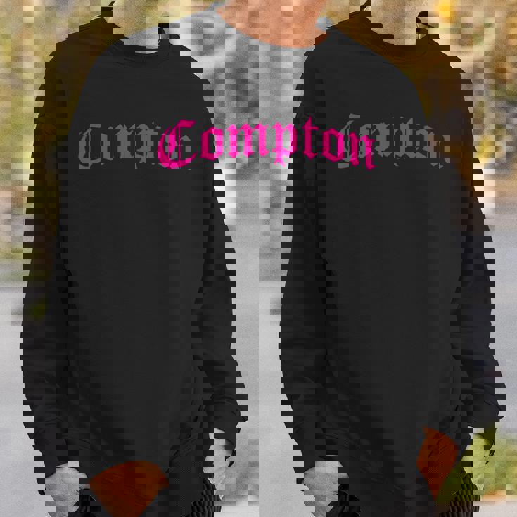 コンプトン、カリフォルニアピンクグラフィック スウェットシャツ 彼への贈り物