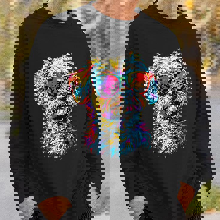 サングラスをかけたマルチーズ マルチーズ犬は甘いマルチーズが大好き スウェットシャツ 彼への贈り物