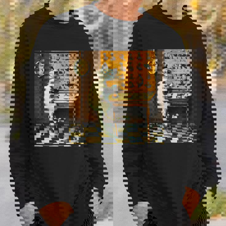 シュールレアリスト絵画 チェスをする猫とサルバドール・ダリ スウェットシャツ 彼への贈り物