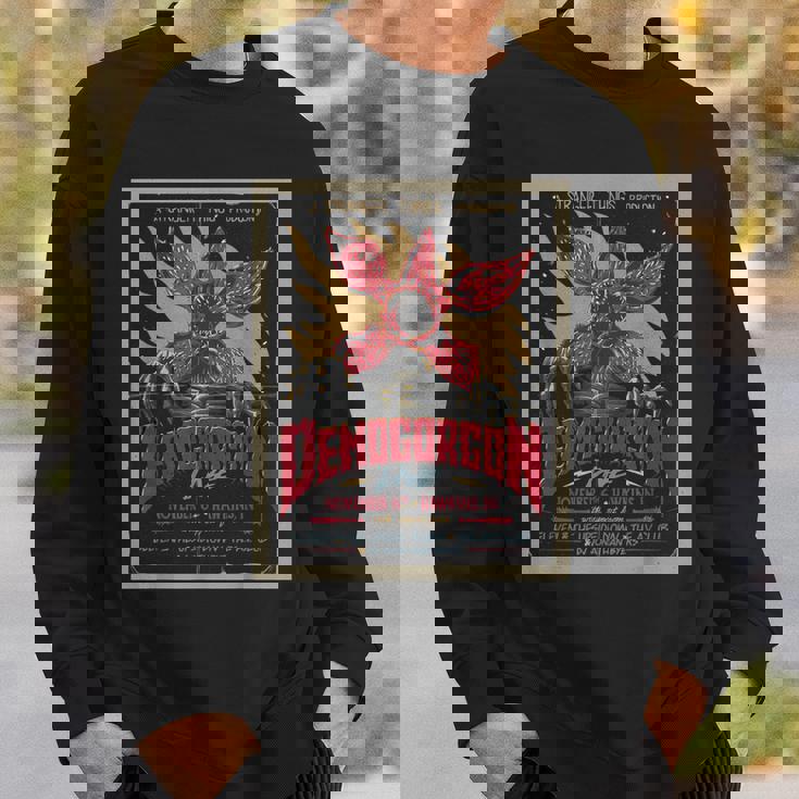 ストレンジャー・シングス ポスター Demogorgon Live Fan Memorabilia スウェットシャツ 彼への贈り物