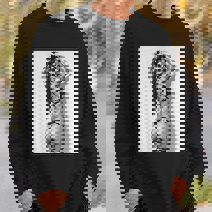 セクシーガールグラフィックtシャツ セクシーブルネットブーティーガール 3インチ B&W スウェットシャツ 彼への贈り物