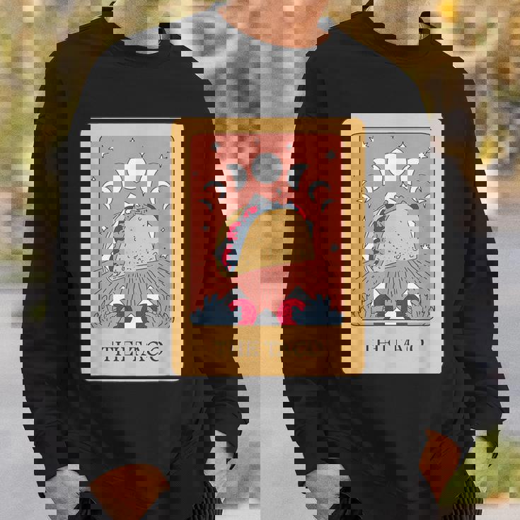 タコスタロット神秘的な星月面白い食通デザイン。 スウェットシャツ 彼への贈り物