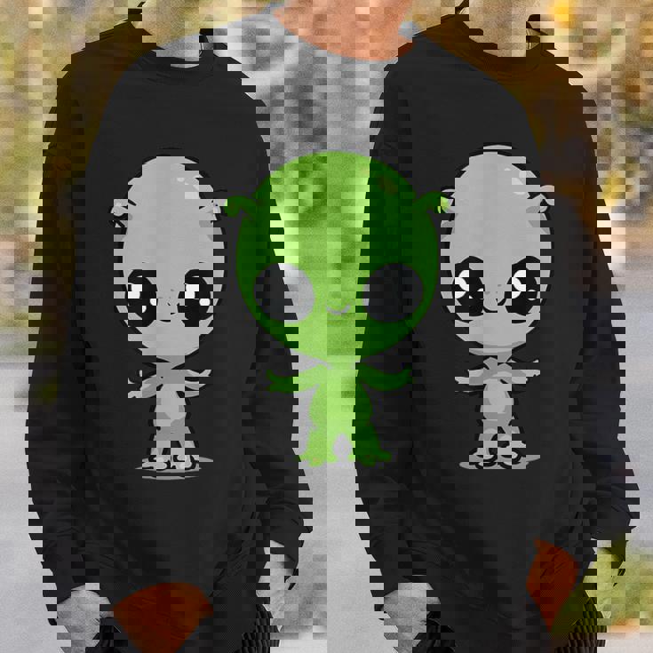 チビ カワイイ エイリアン Ufo 宇宙人 スウェットシャツ 彼への贈り物