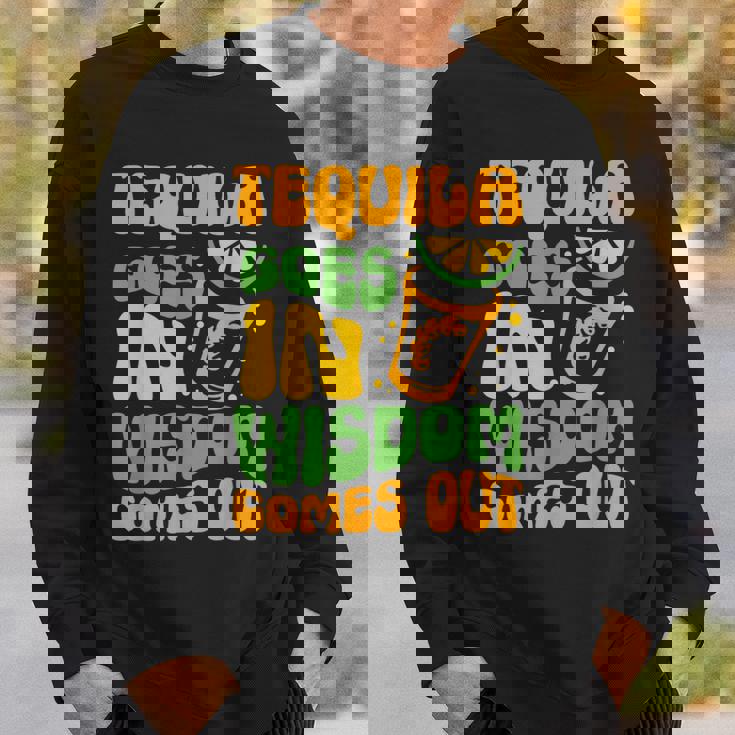 テキーラが知恵を生む 酒飲み ドリンク 飲酒 テキーラ スウェットシャツ 彼への贈り物