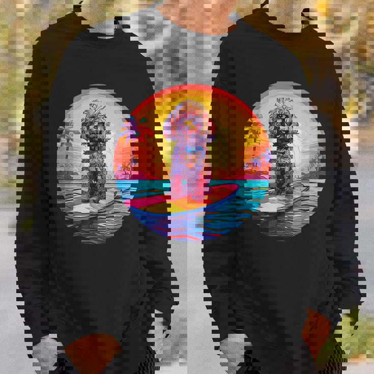 トイプードル サーフィン ファニー ドッグ ビーチ スウェットシャツ 彼への贈り物