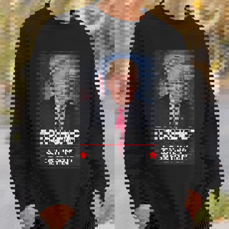 トランプはまだ私の大統領です スウェットシャツ 彼への贈り物