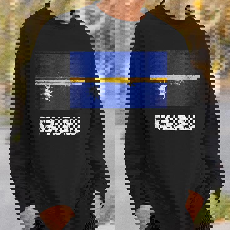 ナウルの国旗tシャツ スウェットシャツ 彼への贈り物