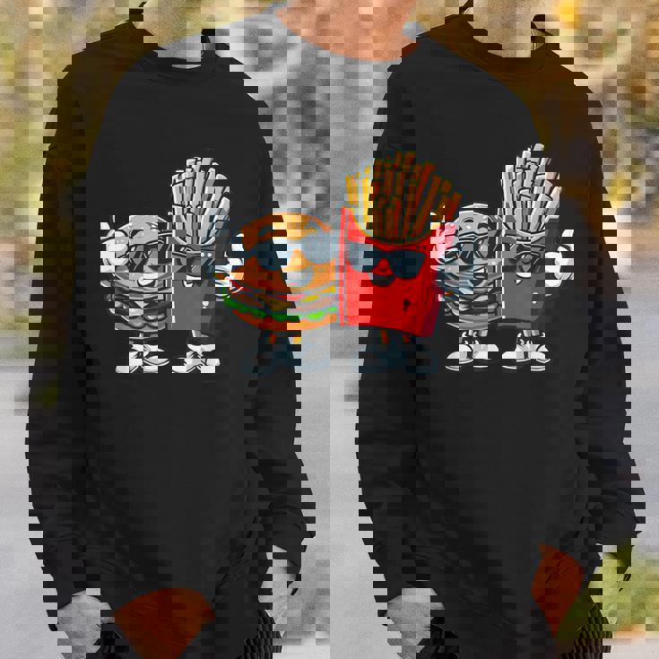 ハンバーガーフライドポテトファーストフード愛好家アート 面白いユーモアコンボプリント スウェットシャツ 彼への贈り物