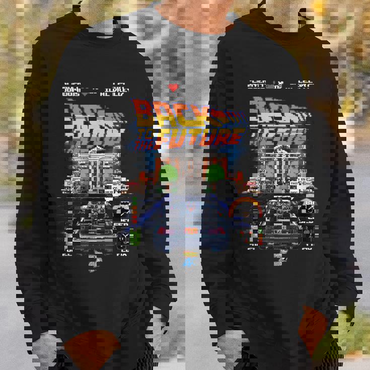 バック・トゥ・ザ・フューチャー 40周年記念ビデオゲームスタイル スウェットシャツ 彼への贈り物