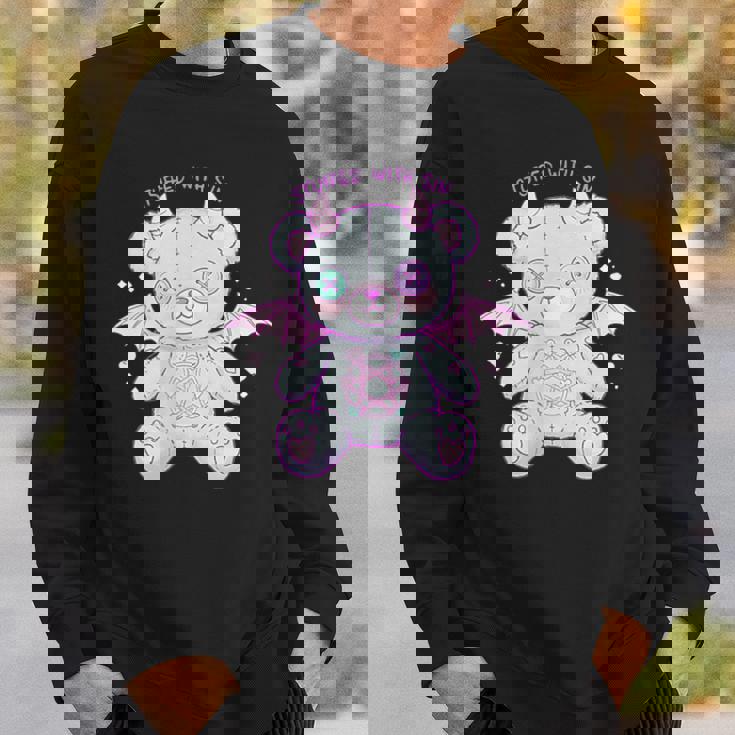 パステルゴス カワイイ 鬼熊 不気味 かわいい スウェットシャツ 彼への贈り物