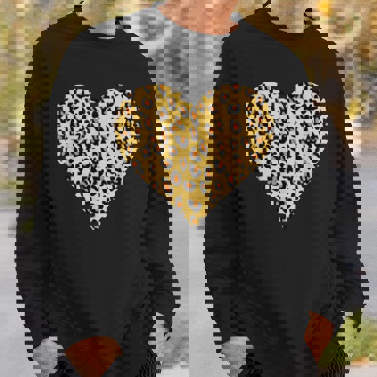 ヒョウ柄ハートデザイン ヒョウ柄 スウェットシャツ 彼への贈り物