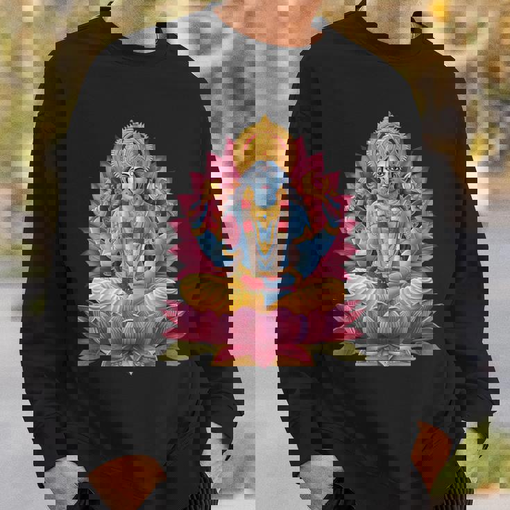 ヒンドゥー教の神ヴィシュヌ ヴィシュヌ ヒンドゥー教 守護の象徴 スウェットシャツ 彼への贈り物