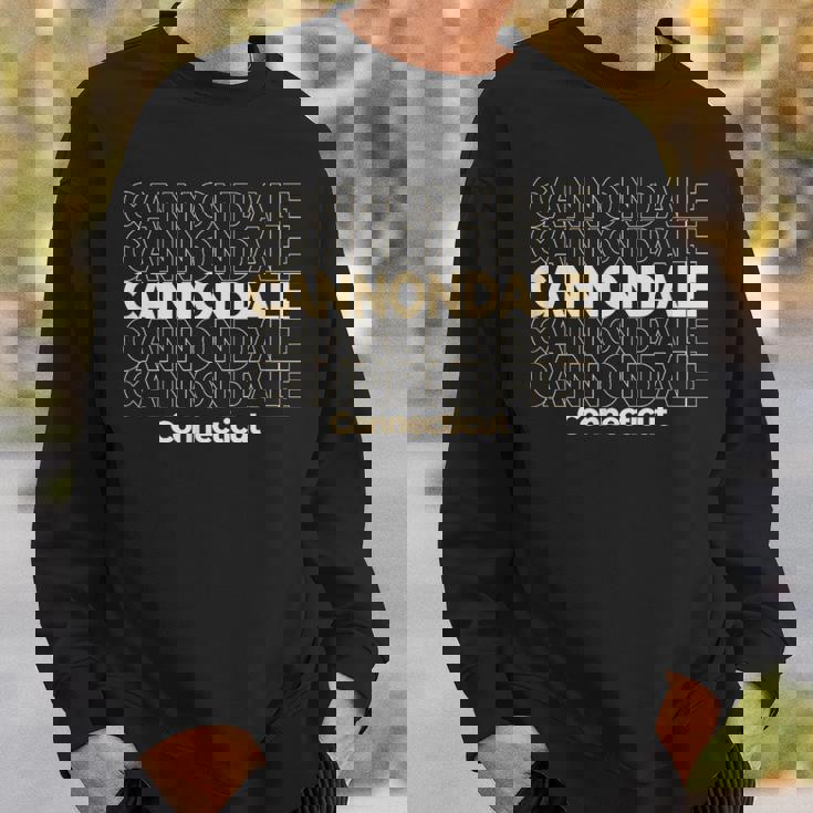 ビンテージキャノンデール、コネチカット州繰り返しテキスト スウェットシャツ 彼への贈り物