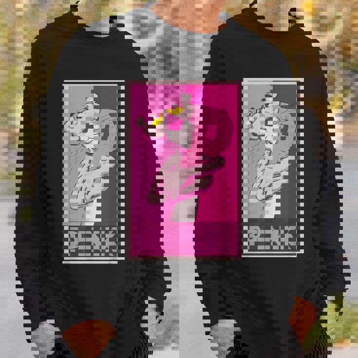 ピンクパンサー 「P」の文字を抱く スウェットシャツ 彼への贈り物