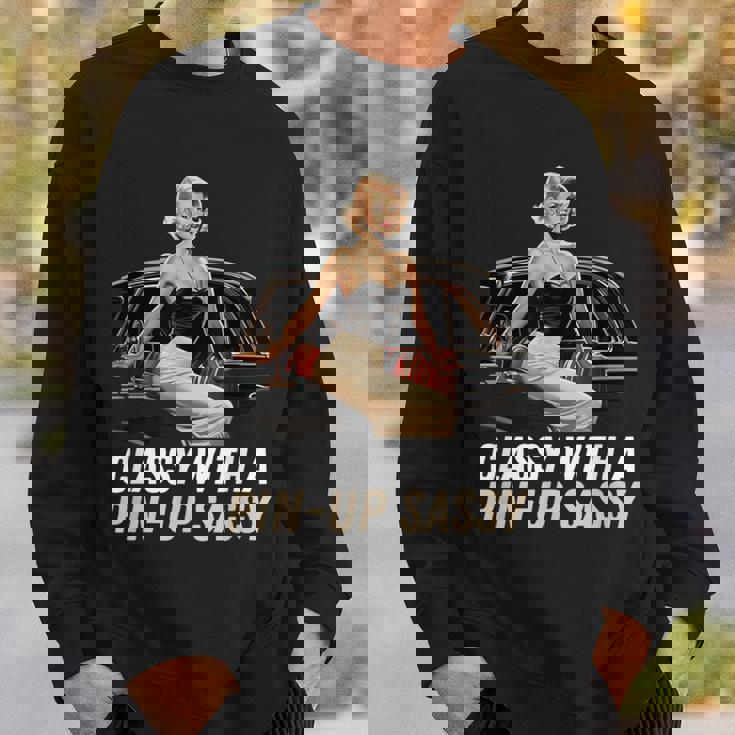 ピンナップガール クラシック オールドカー クラッシー ピンナップ生意気付き スウェットシャツ 彼への贈り物