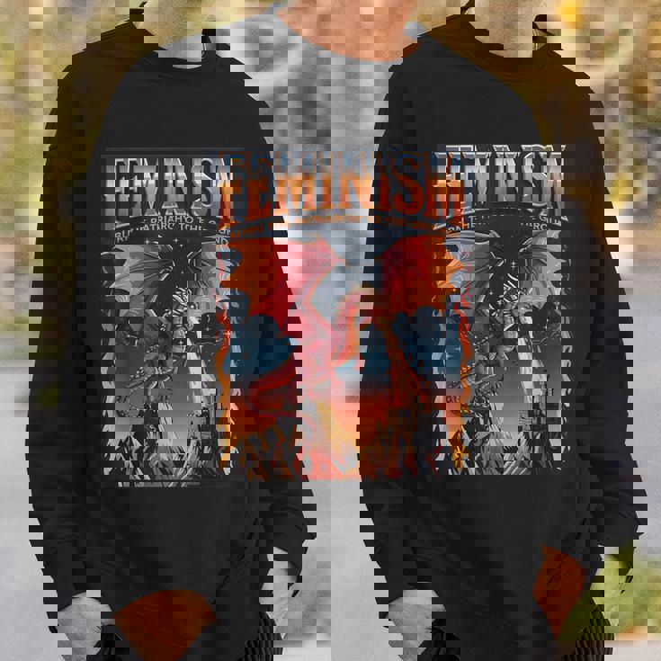 フェミニズム ドラゴン 家父長制を地面に燃やす フェミニスト スウェットシャツ 彼への贈り物