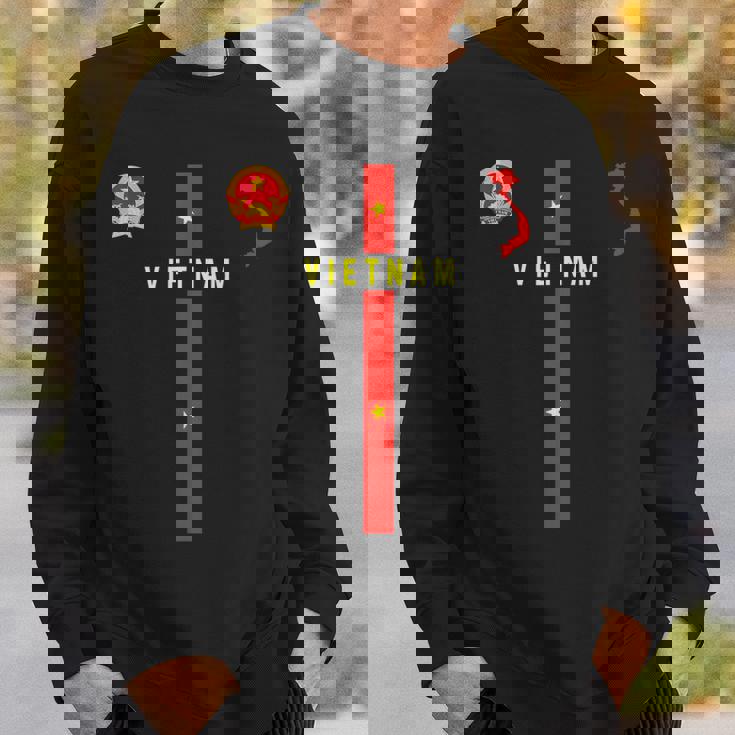 ベトナム国旗、ベトナムのシルエットマップ、紋章 スウェットシャツ 彼への贈り物