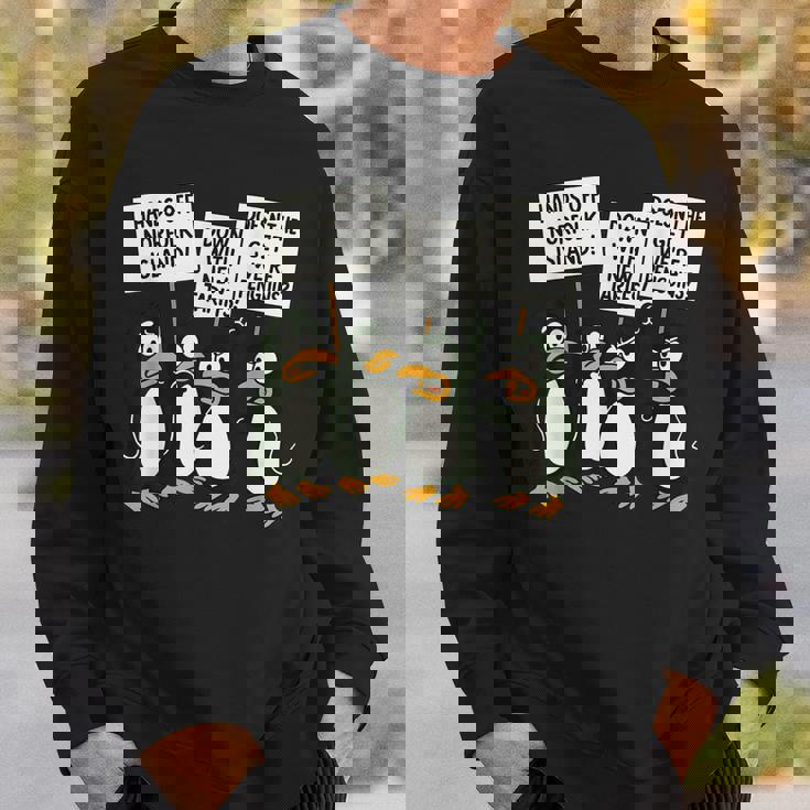 ペンギンの関税 聞いた島 ペンギンと一緒に立つ スウェットシャツ 彼への贈り物