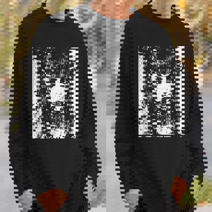 ホラーアニメマンガi日本の不気味なカワイイゴス スウェットシャツ 彼への贈り物