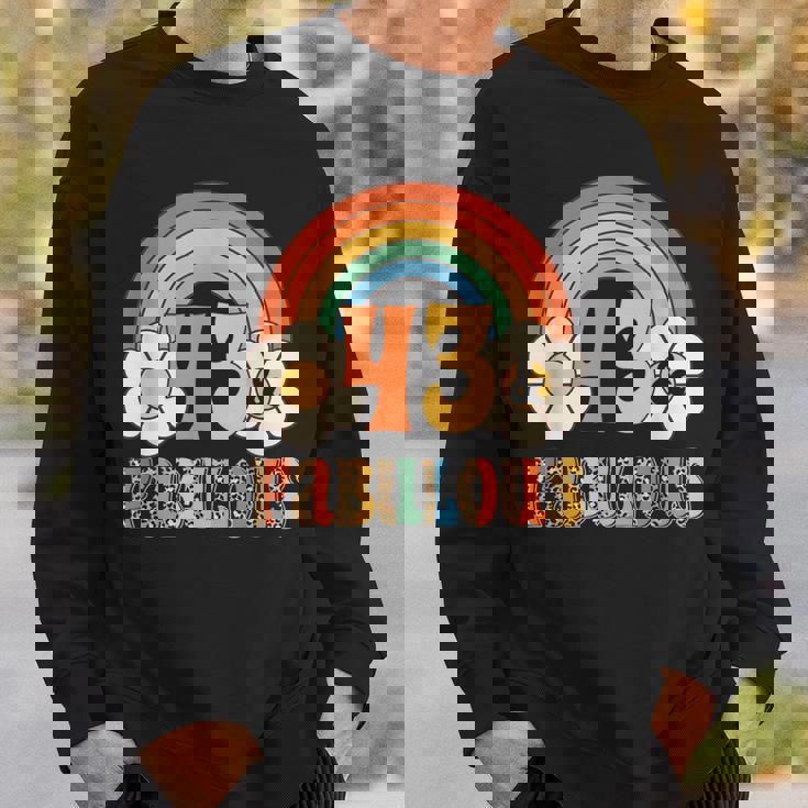 ボーホー レオパード レインボー 43 & ファビュラス ヴィンテージ 43歳の誕生日 スウェットシャツ 彼への贈り物