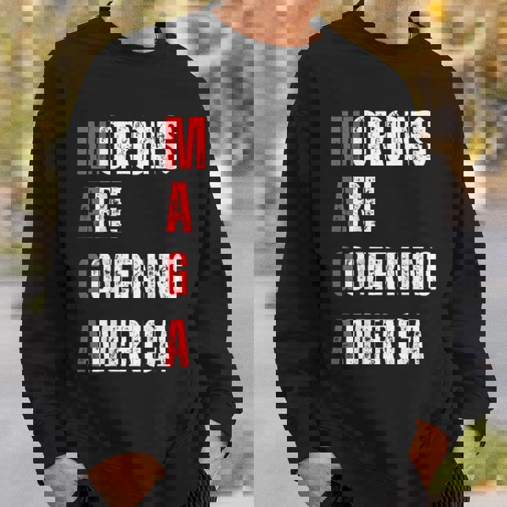 モロンはアメリカを支配している政治的ユーモアの自由のスピーチ スウェットシャツ 彼への贈り物