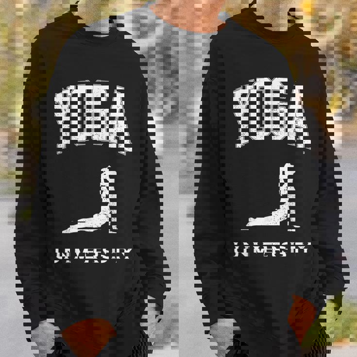 ヨガ 大学 大学 面白い スウェットシャツ 彼への贈り物